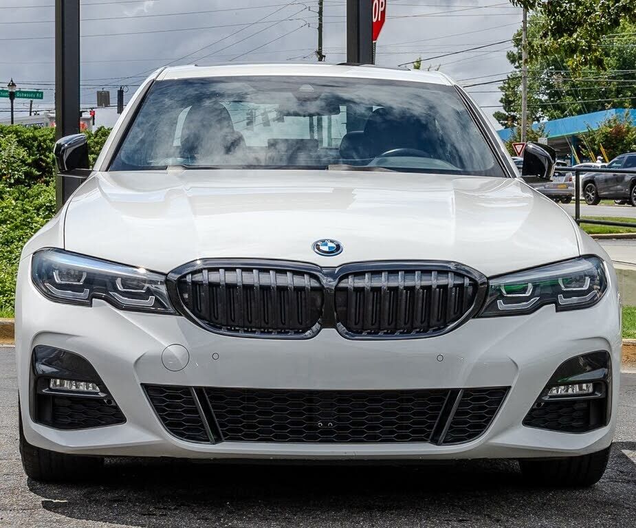 2022 BMW 330e