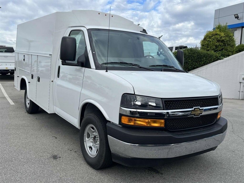 2025 CHEVROLET Express