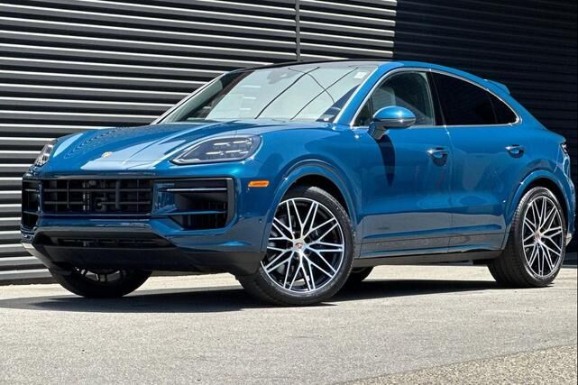 2025 PORSCHE Cayenne