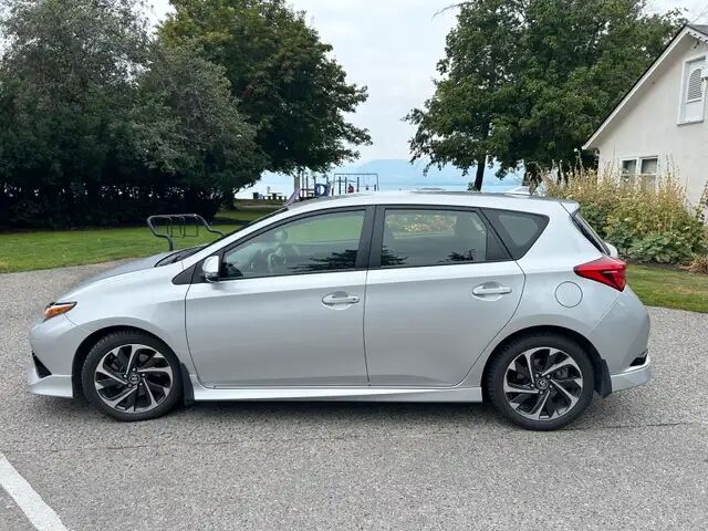 Toyota COROLLA iM