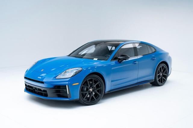 2025 PORSCHE Panamera