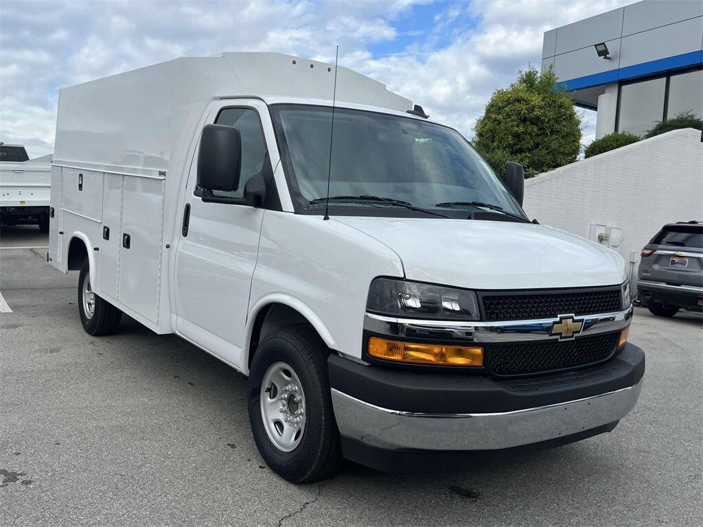 2025 CHEVROLET Express