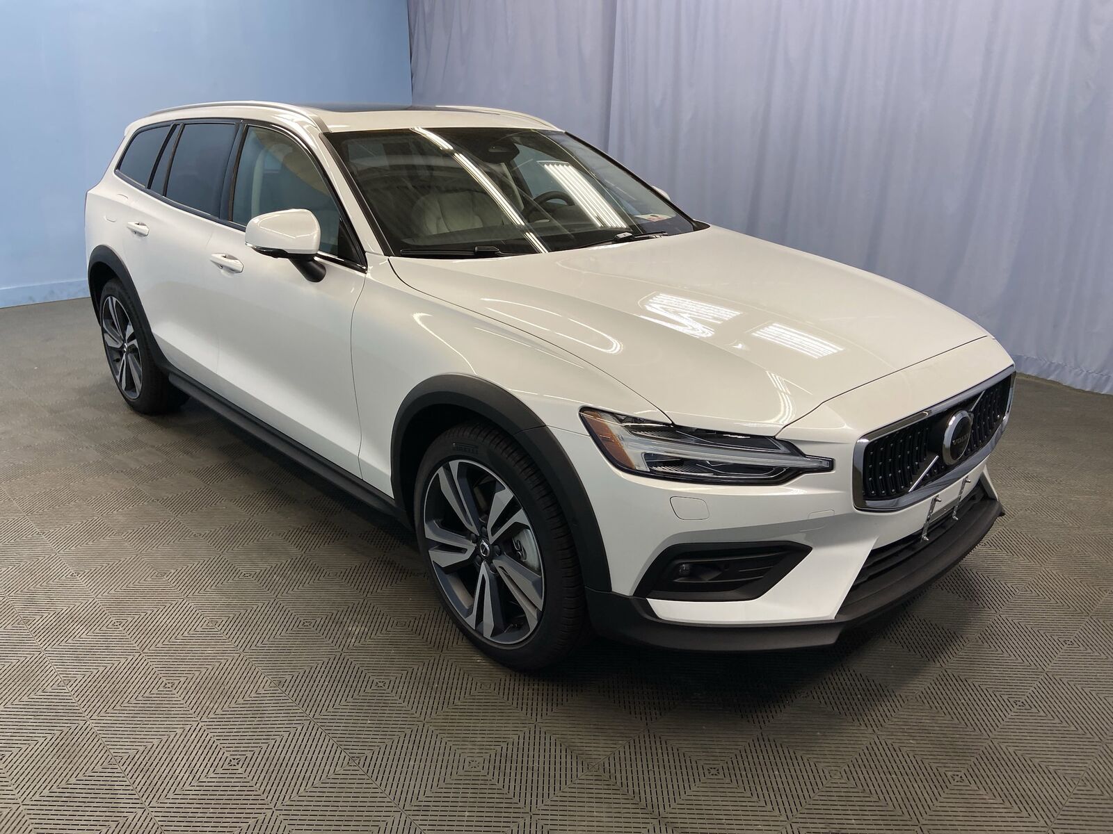 2026 VOLVO V60CC