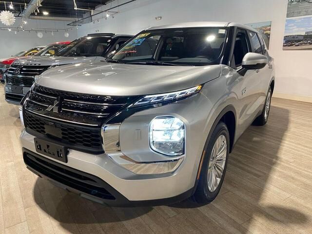 2025 MITSUBISHI Outlander