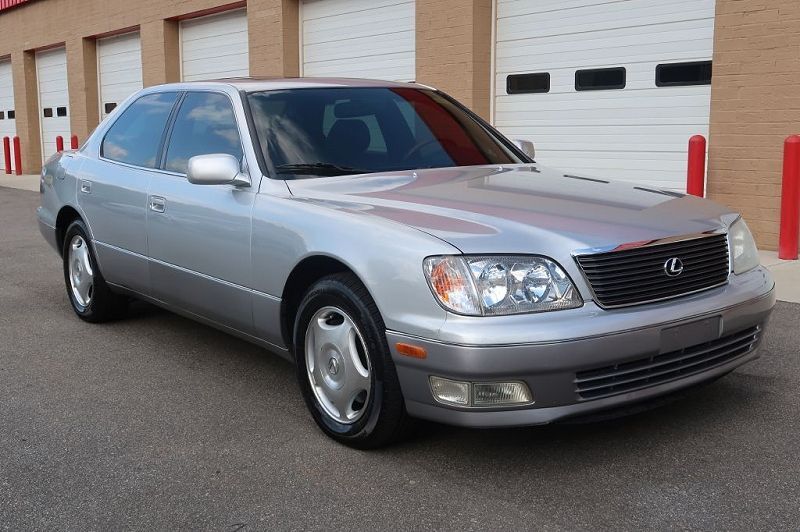 Lexus LS