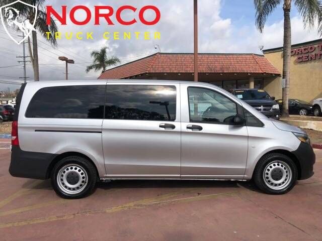 2019 MERCEDES-BENZ METRIS