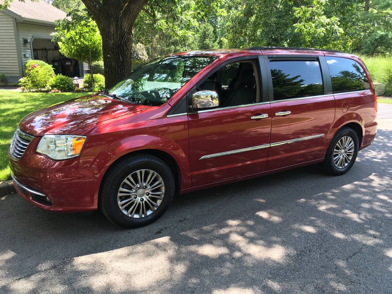 2014 CHRYSLER Town and Country