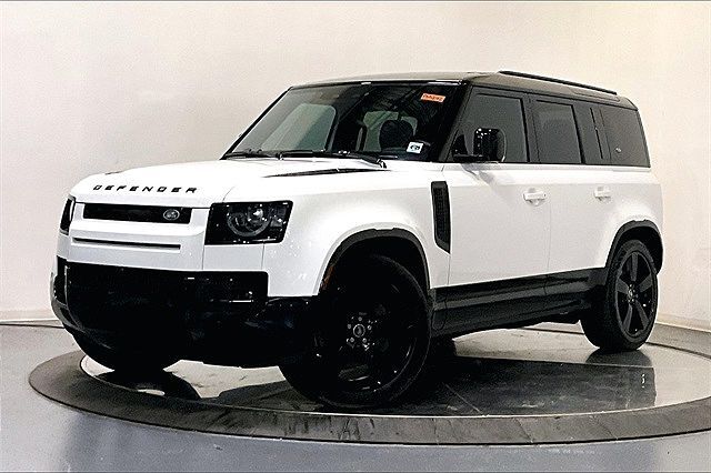 2024 LAND ROVER Defender