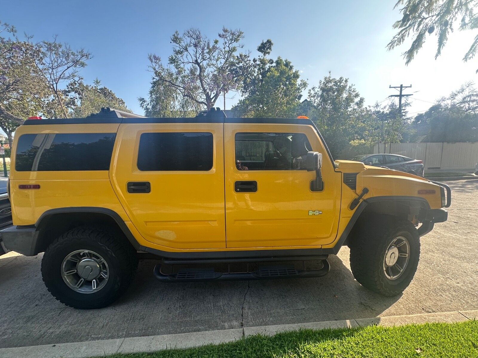 HUMMER H2