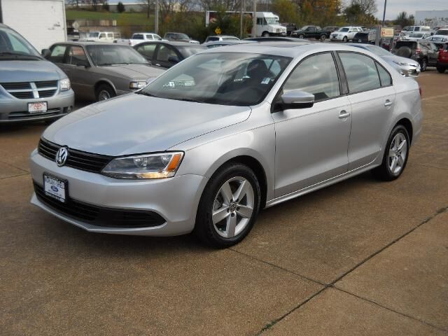 2011 VOLKSWAGEN Jetta