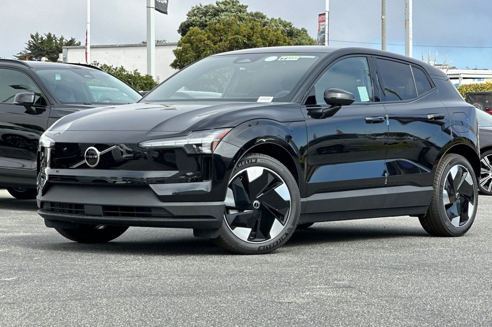 2025 VOLVO EX30