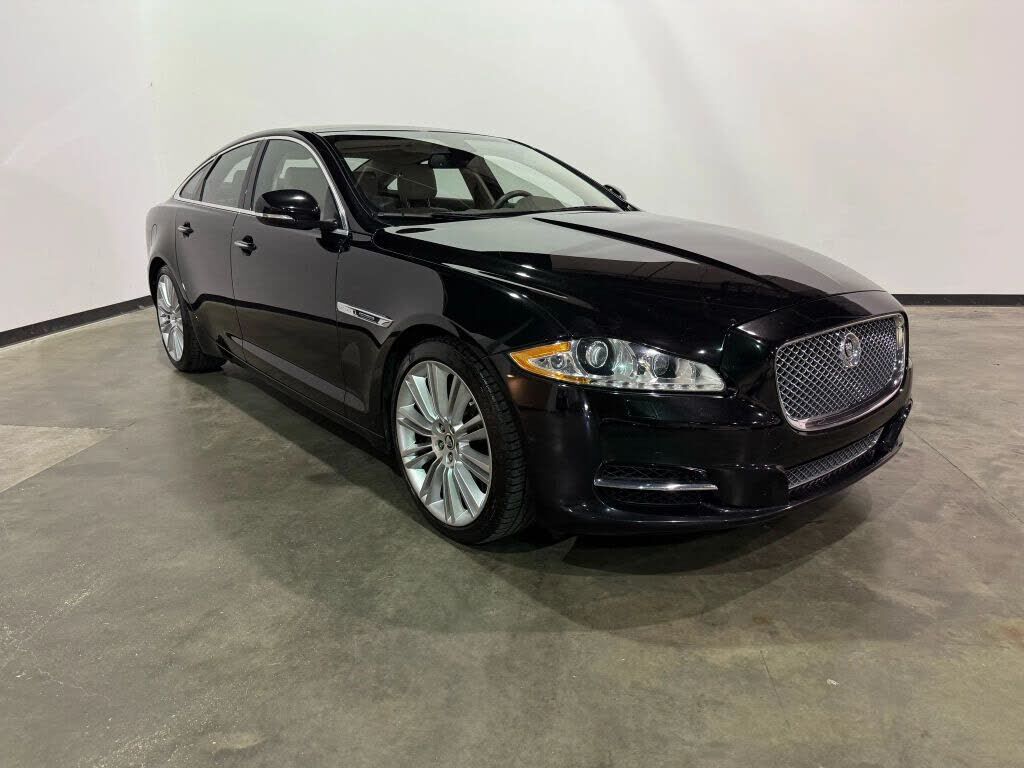 Jaguar XJ