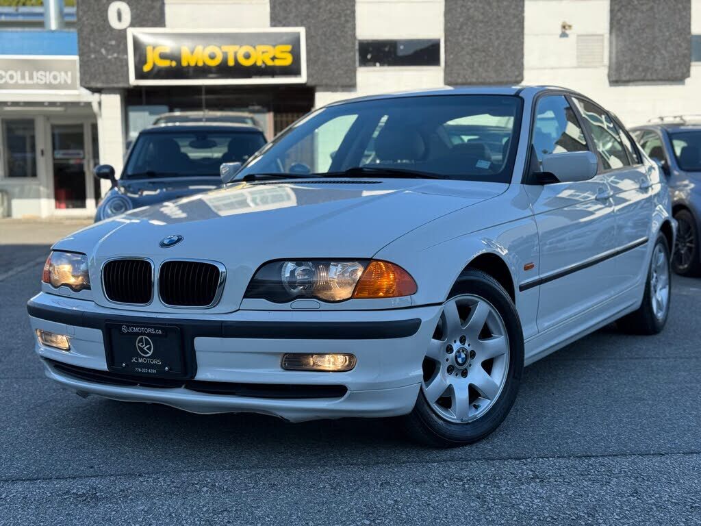 BMW 323i