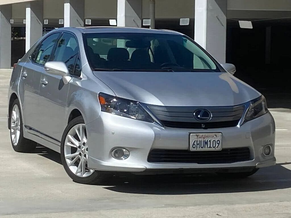 Lexus HS