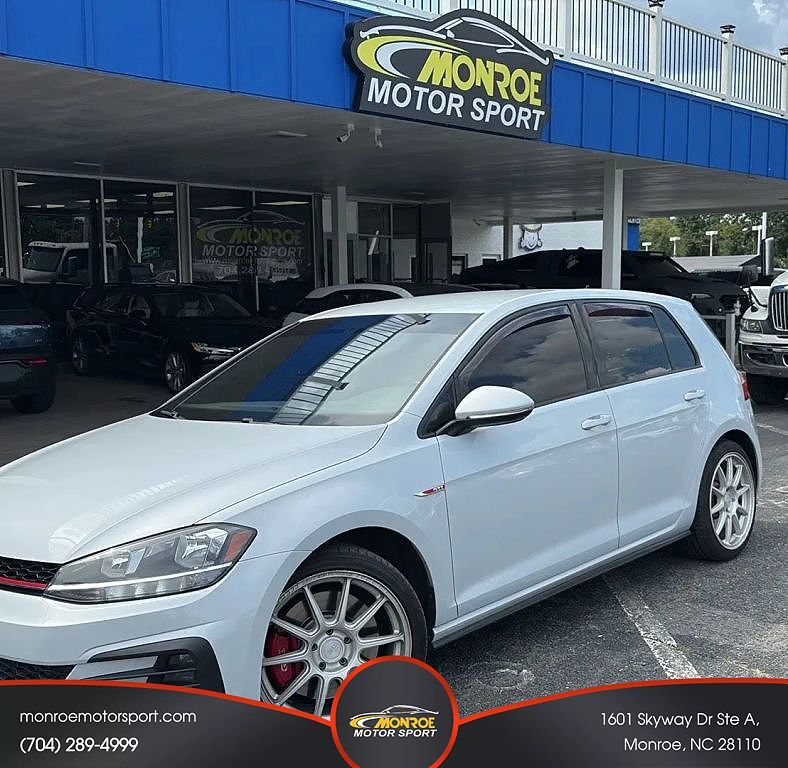 2019 VOLKSWAGEN Golf GTI