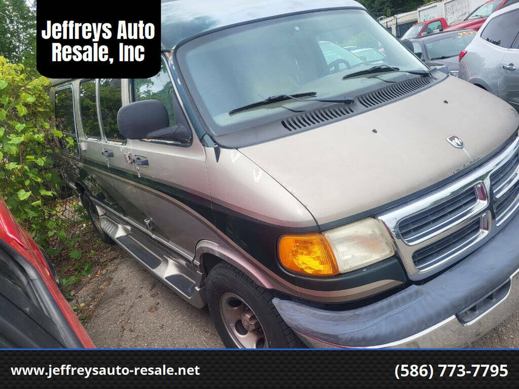Dodge Ram Van