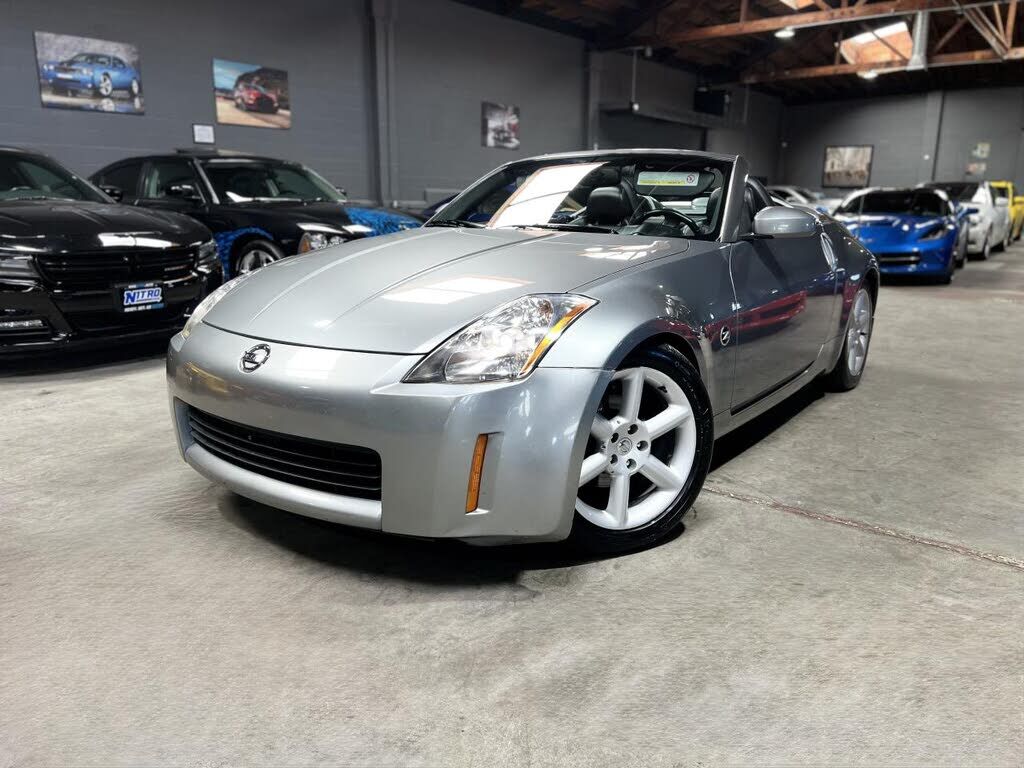 2004 NISSAN 350Z