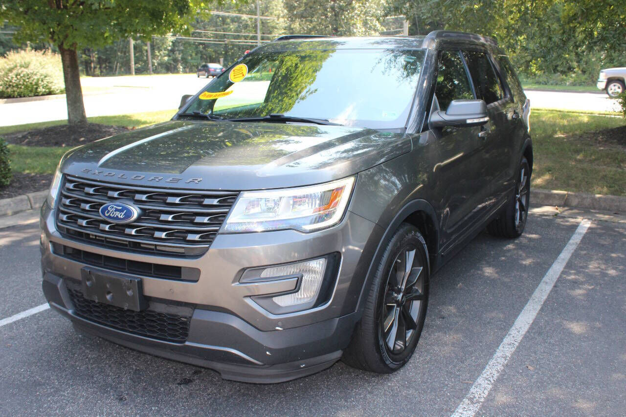 2017 FORD Explorer
