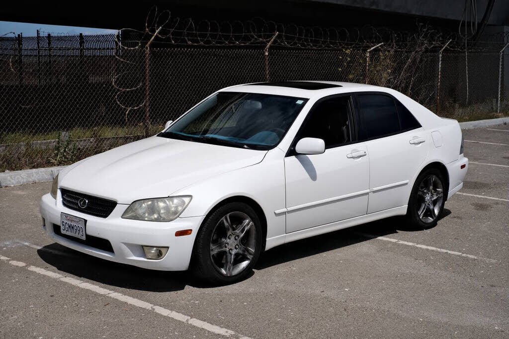 Lexus IS