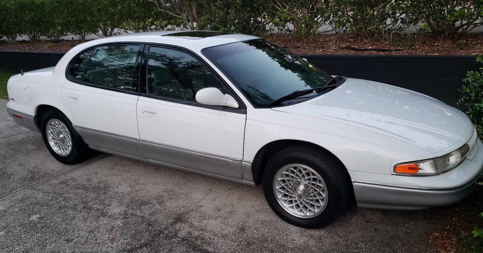 Chrysler LHS