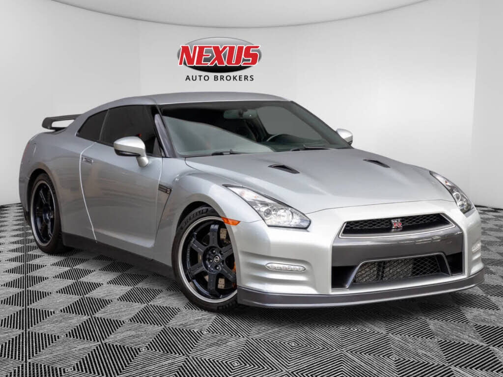 Nissan GT-R
