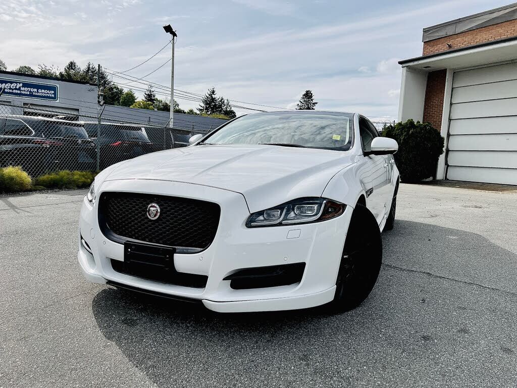 Jaguar XJ