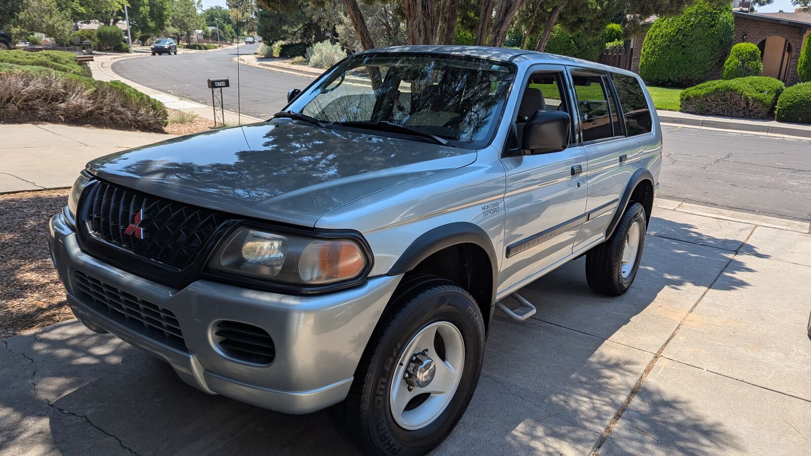 Mitsubishi Montero Sport