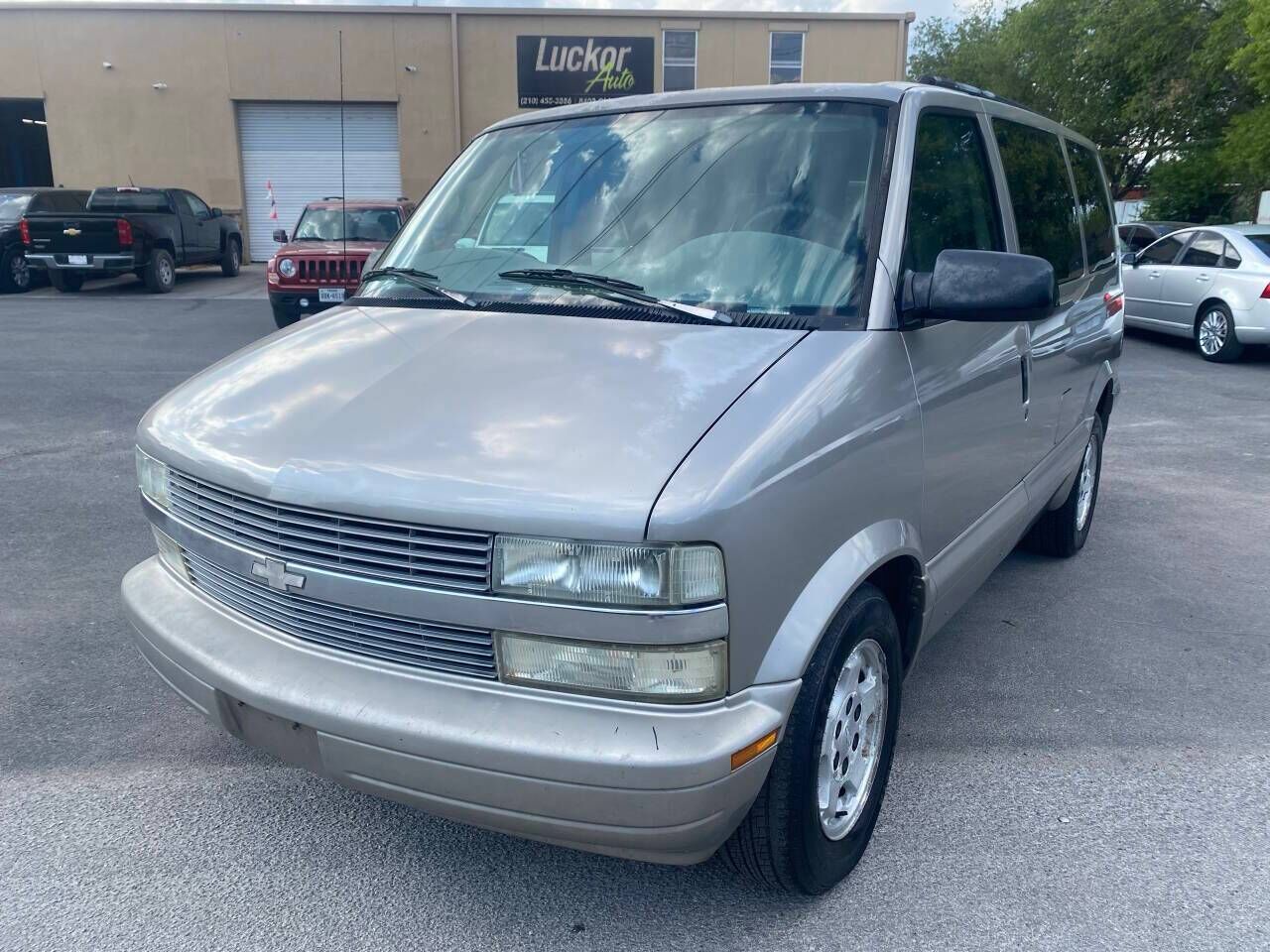Chevrolet Astro Van