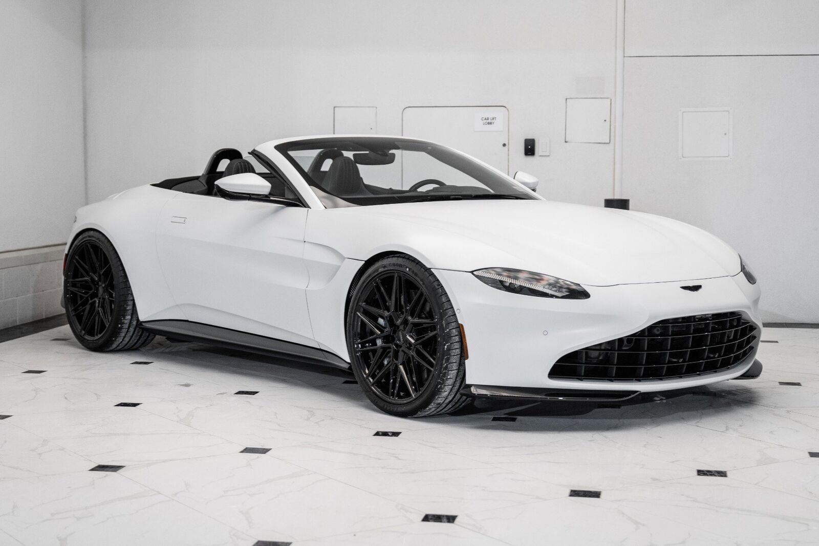 2023 ASTON MARTIN Vantage