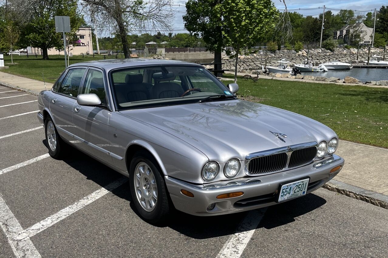 Jaguar XJ8