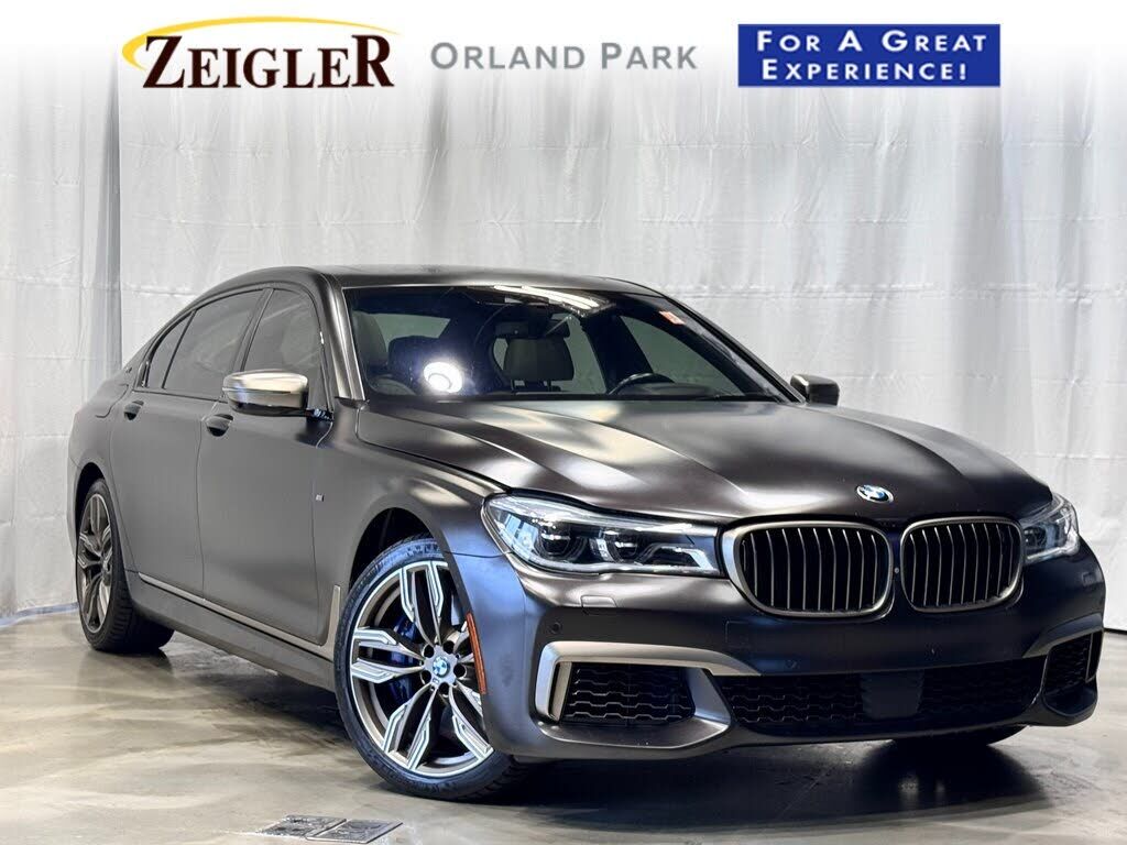 BMW M760i