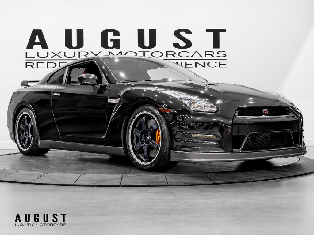 Nissan GT-R
