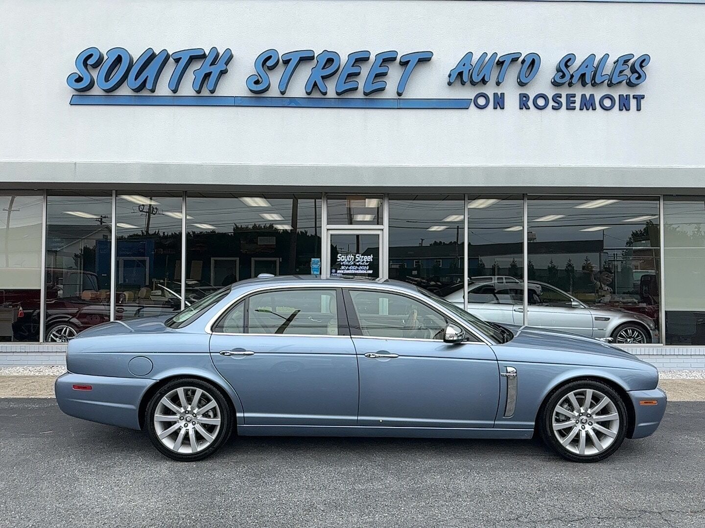 Jaguar XJ