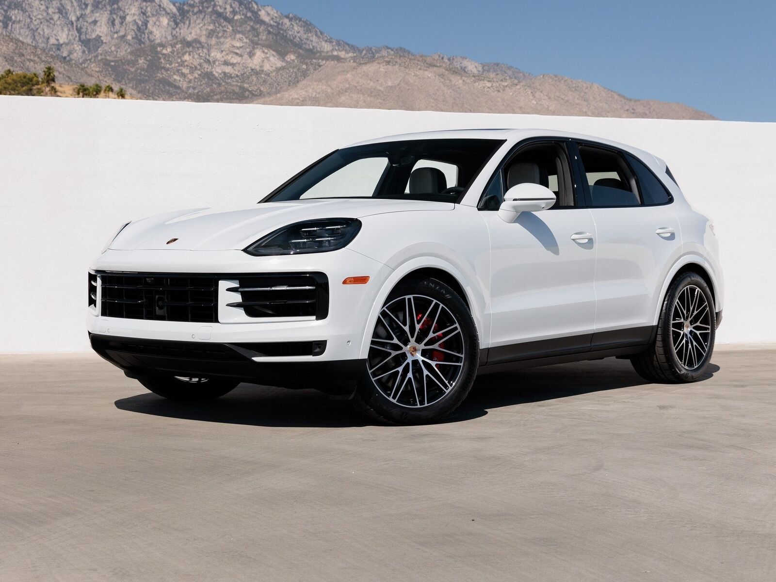 2025 PORSCHE Cayenne