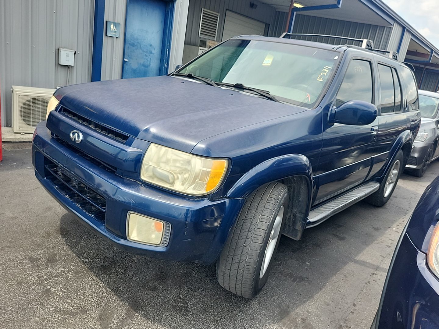 Infiniti QX4