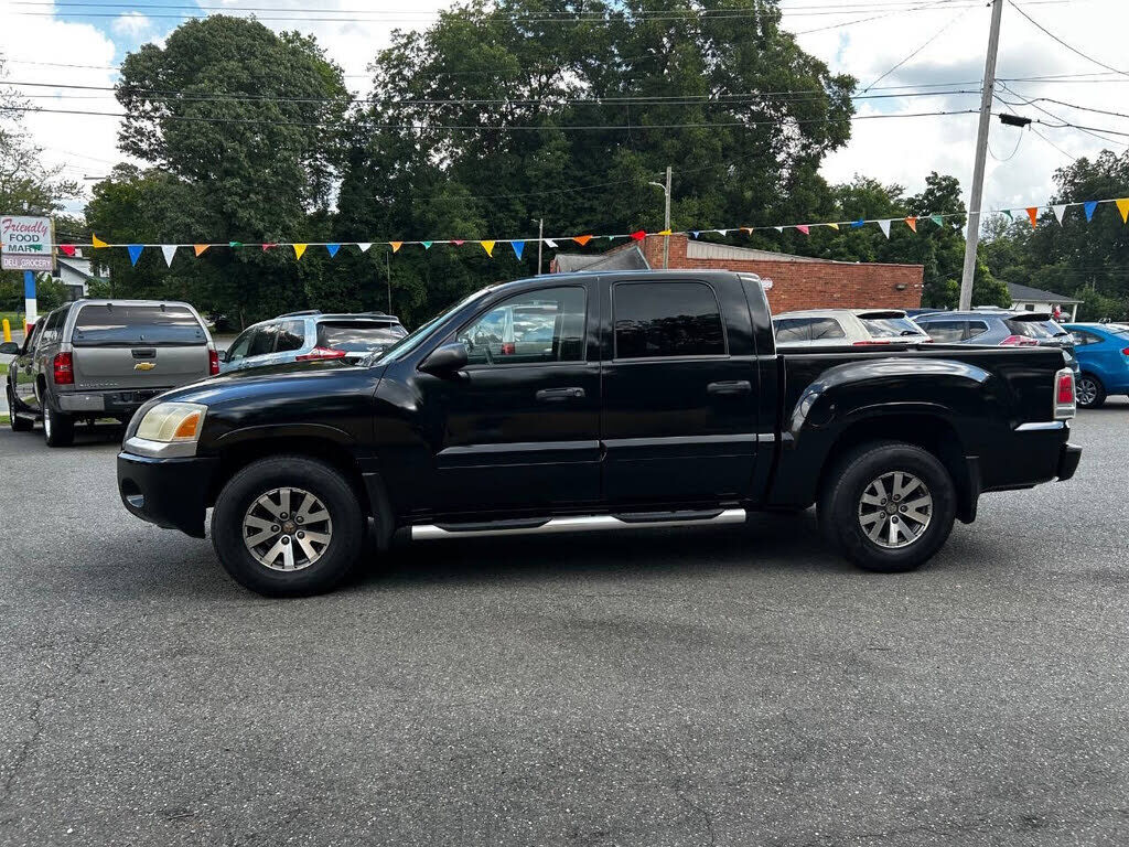 Mitsubishi Raider