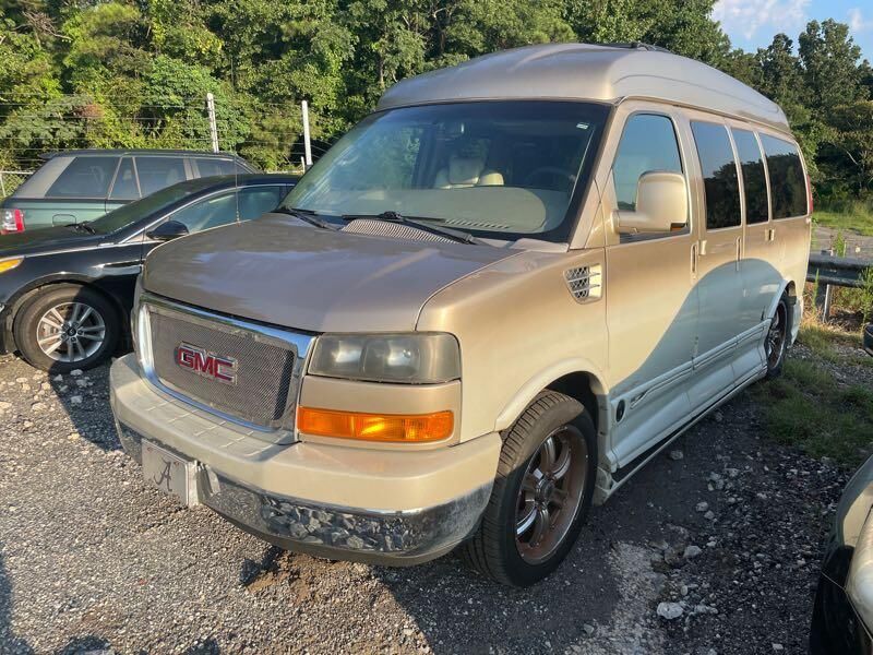 GMC Savana