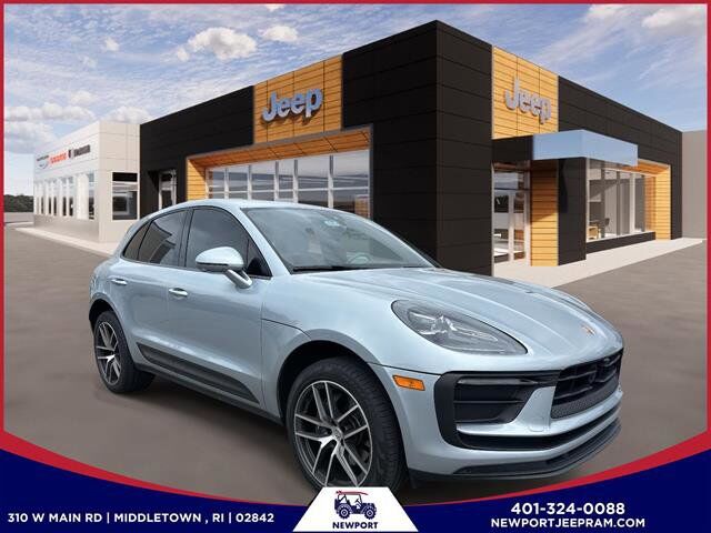 2022 PORSCHE Macan