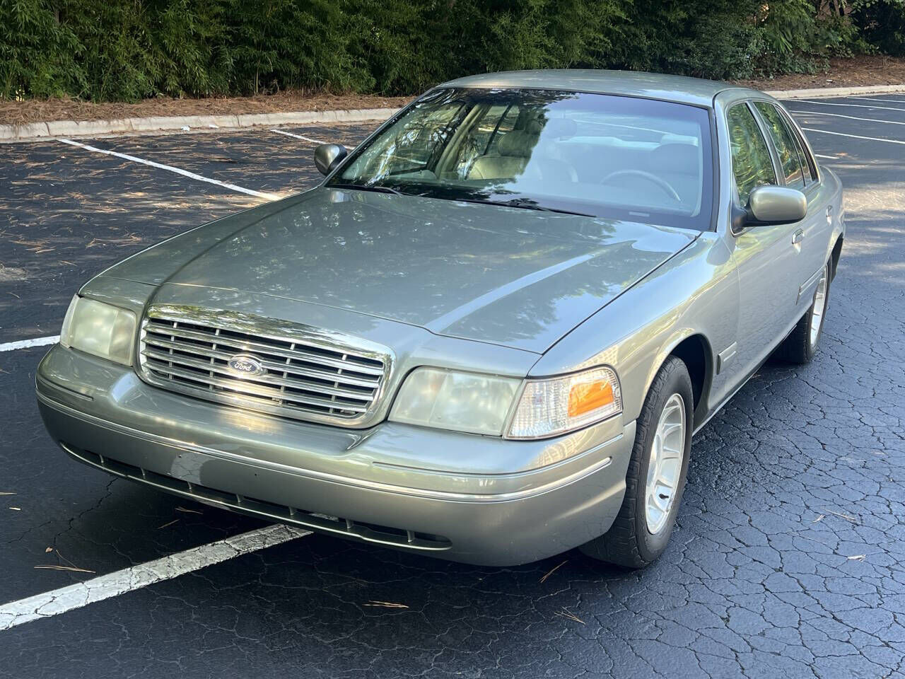 Ford Crown Victoria