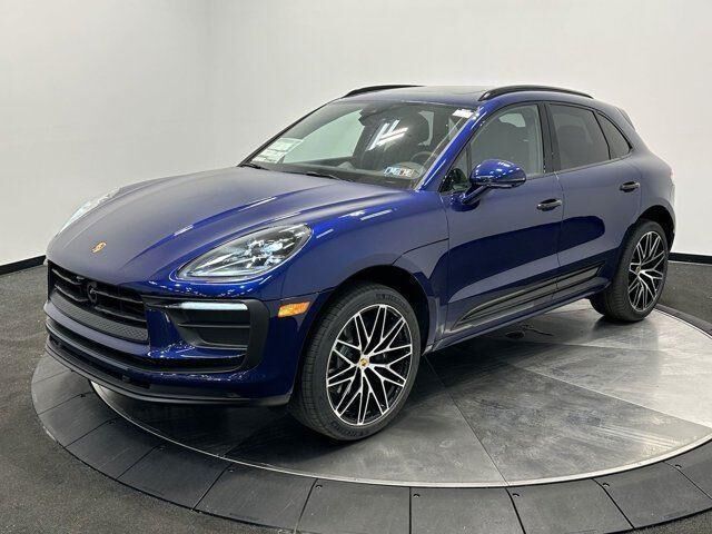 2025 PORSCHE Macan