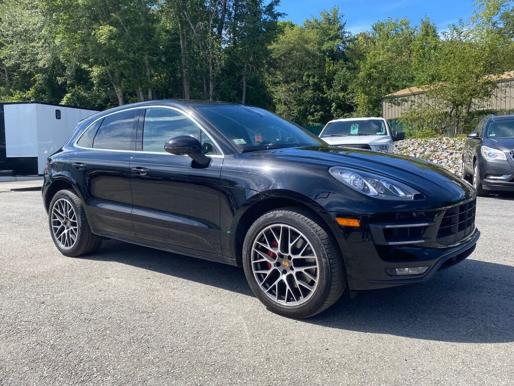 2018 PORSCHE Macan
