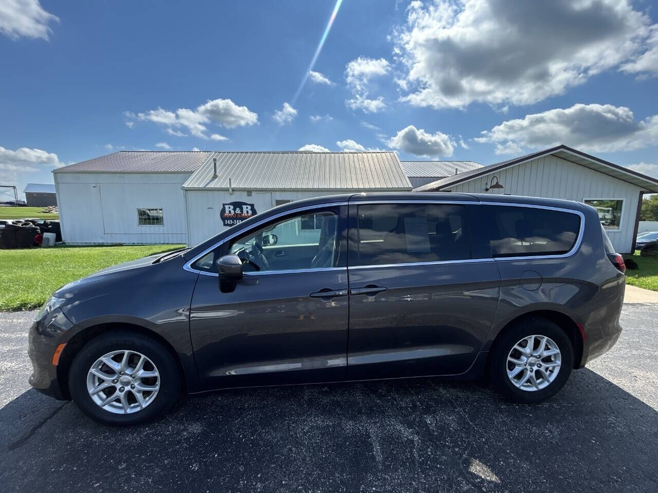 2020 CHRYSLER Voyager