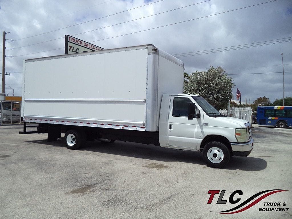 2011 Ford E-450