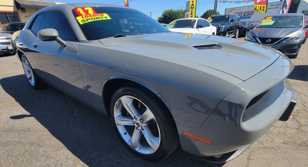 2017 DODGE Challenger