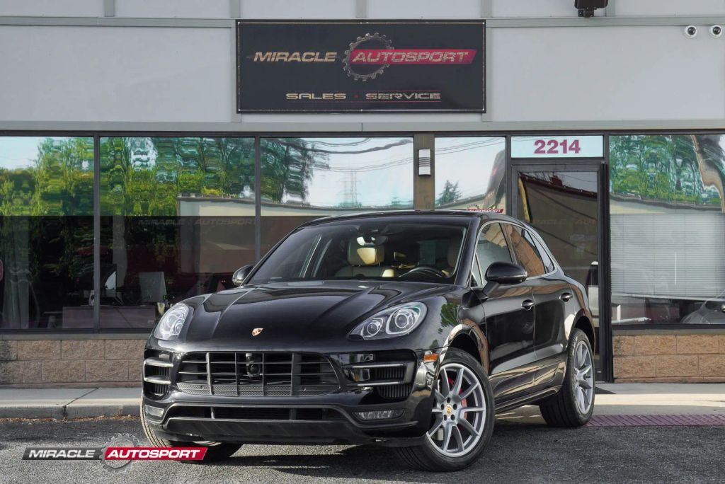 2017 PORSCHE Macan
