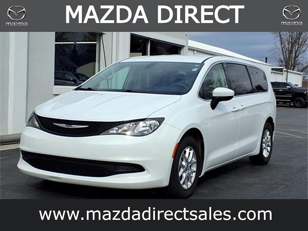 2022 CHRYSLER Voyager