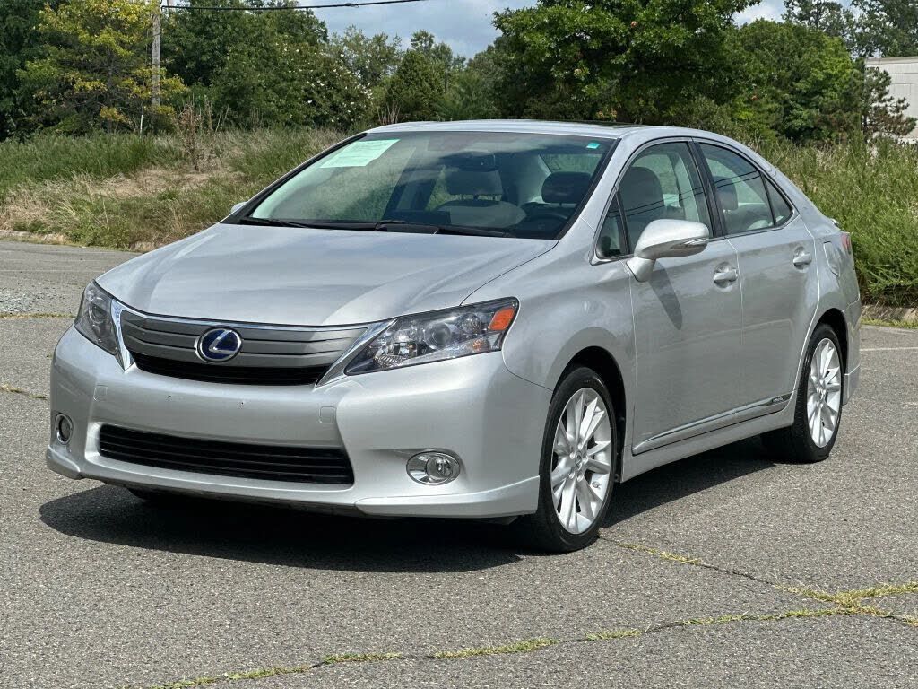 Lexus HS