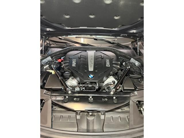 BMW 750i / ALPINA B7