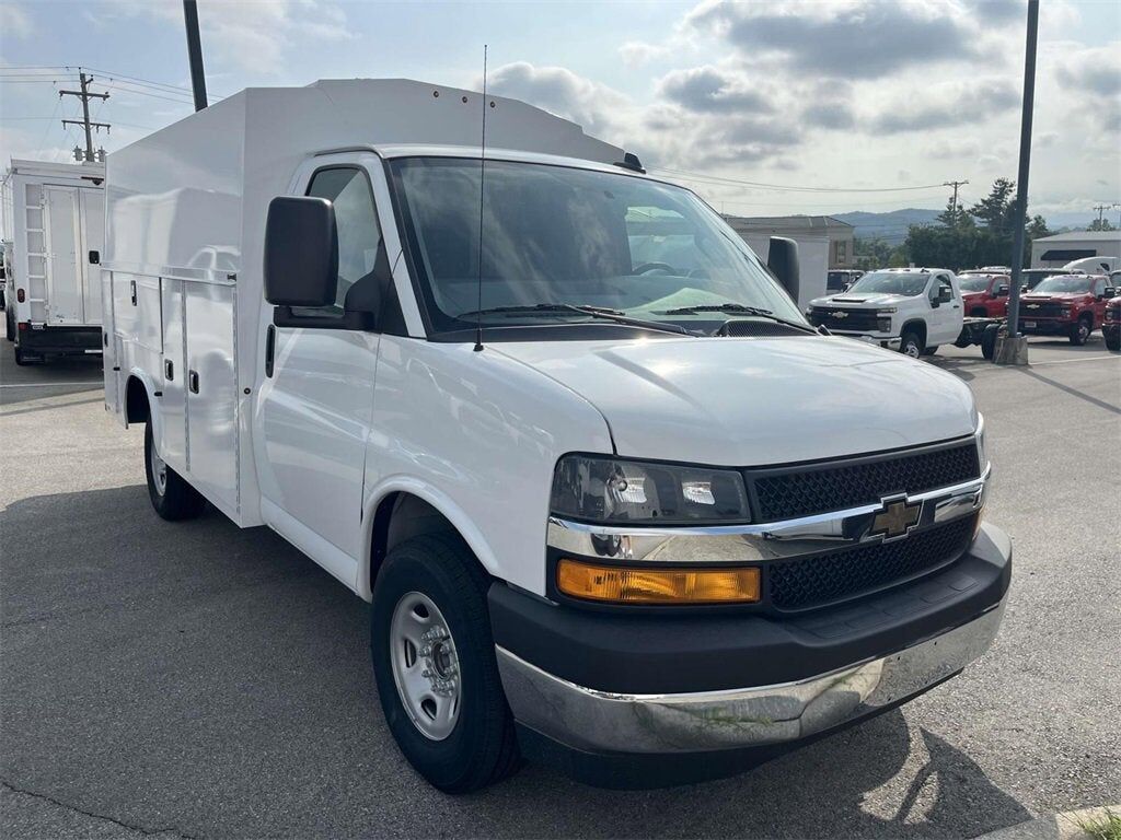 2025 CHEVROLET Express