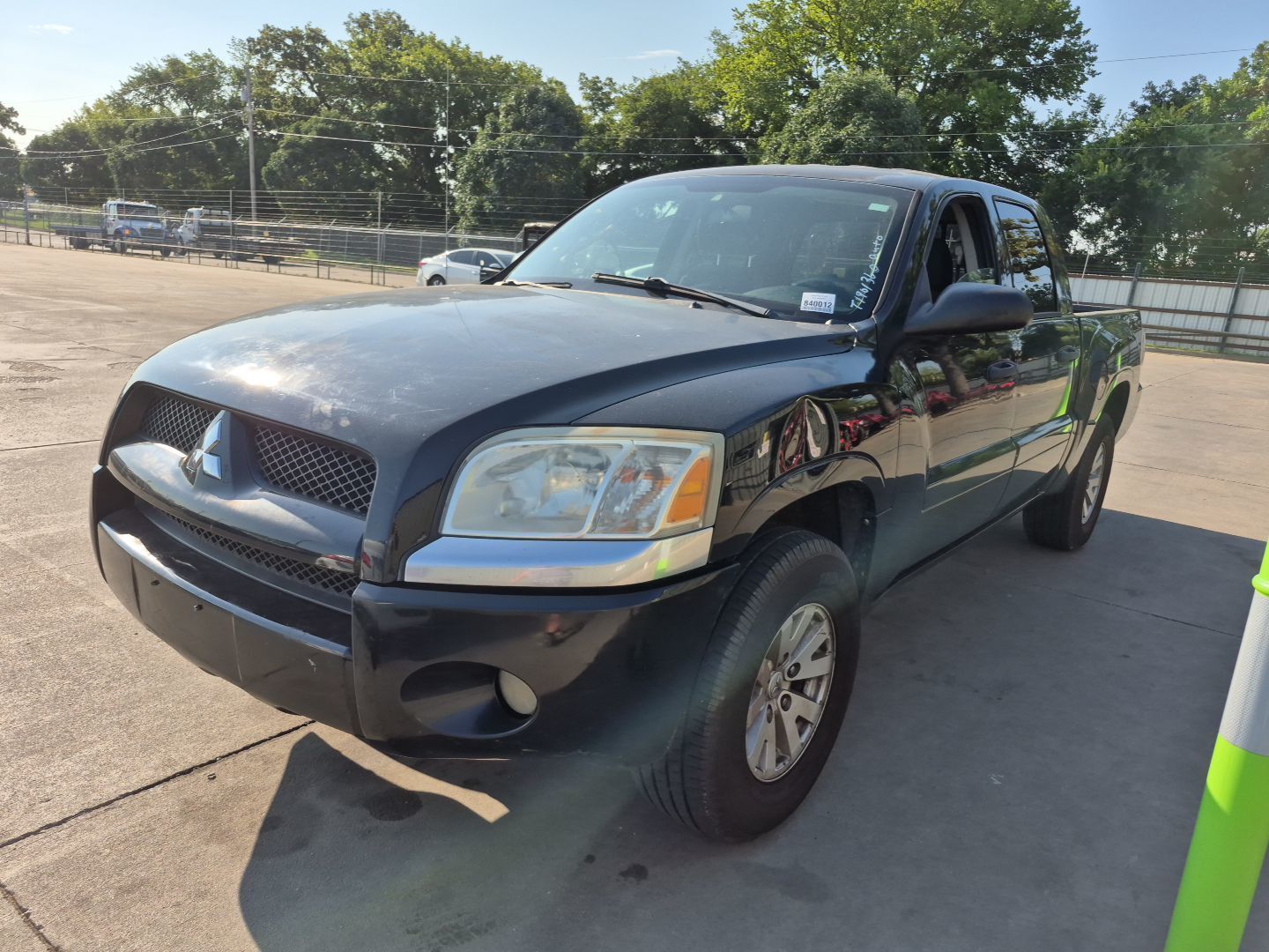 Mitsubishi Raider